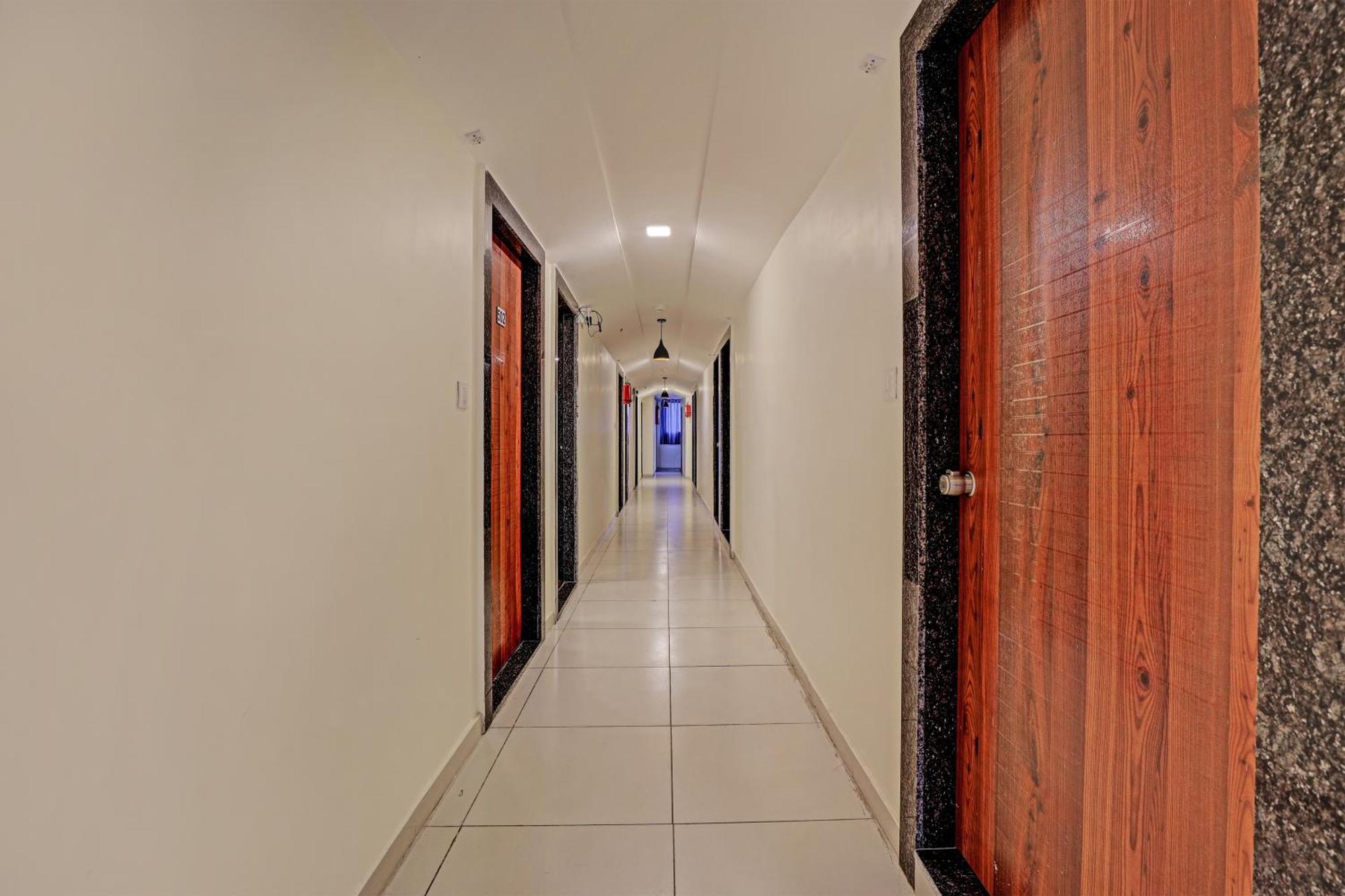Hotel O Alexa Ahmedabad Exterior foto